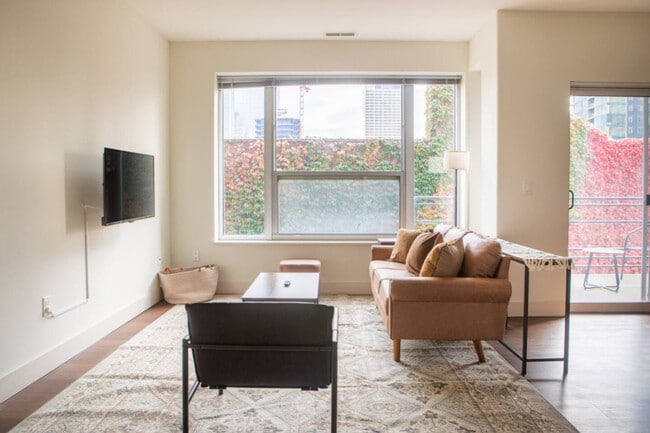 Photo - 1040 N Cass St Unidad ID1379057P