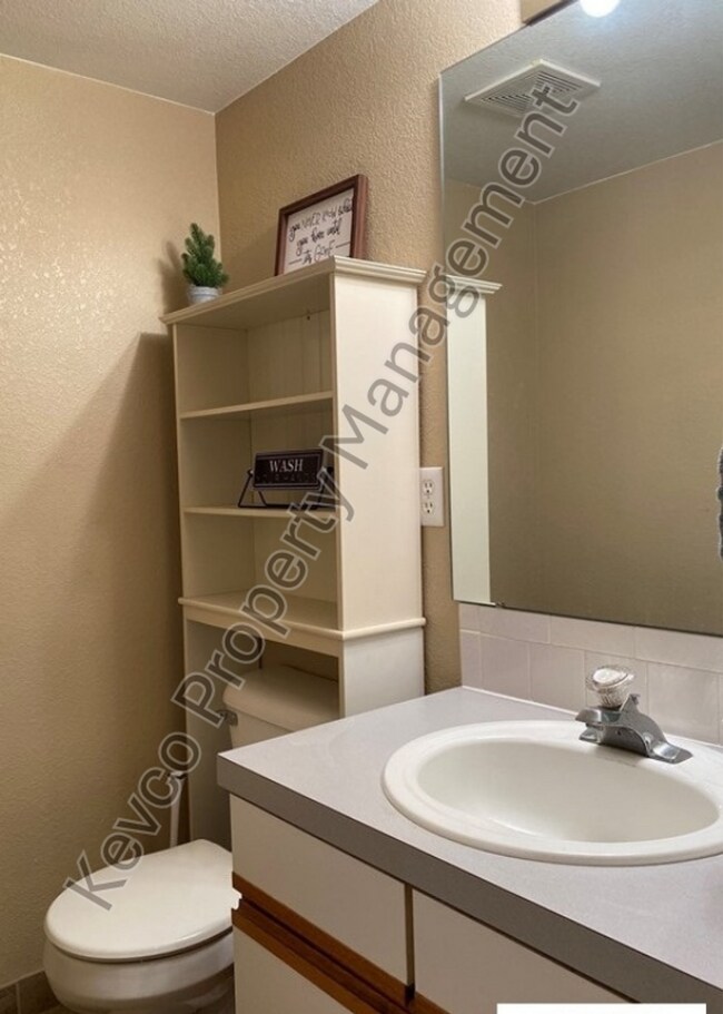 Photo - HUGE Townhouse near CSU