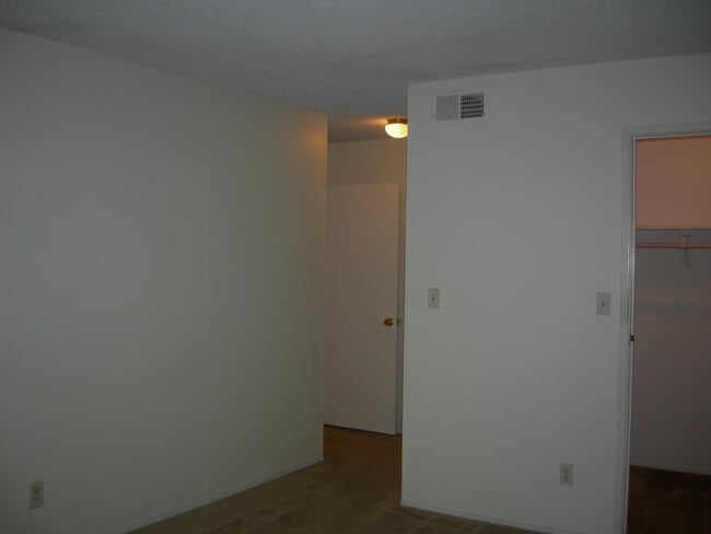 Photo - 310 Tradewinds Dr