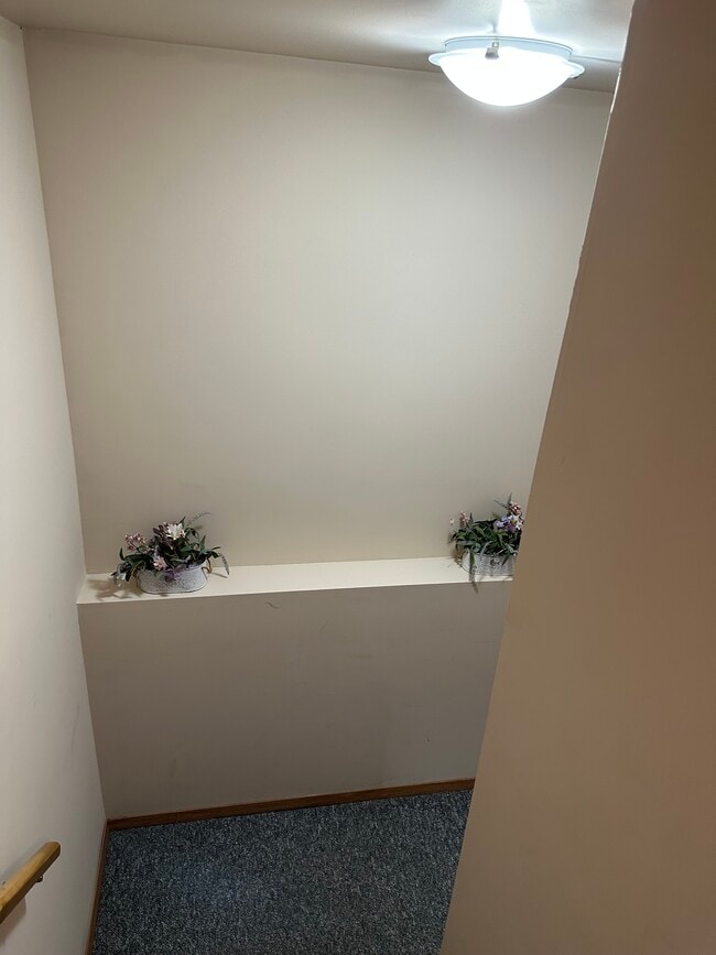 Photo - 16 Covington Crt NE