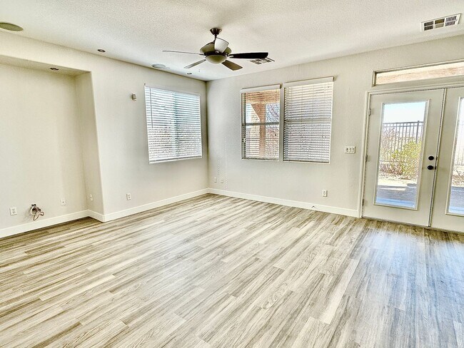 Photo - 4-bedroom house with Stunning views!