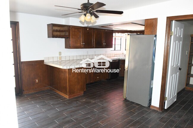 Photo - 325 W Highland Ave