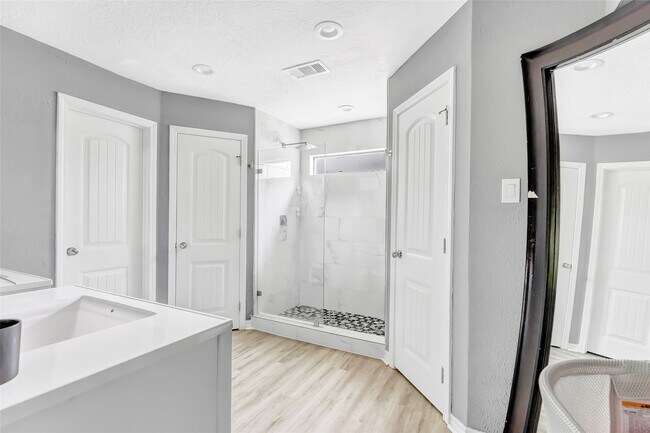 Photo - 1746 Cloister Dr