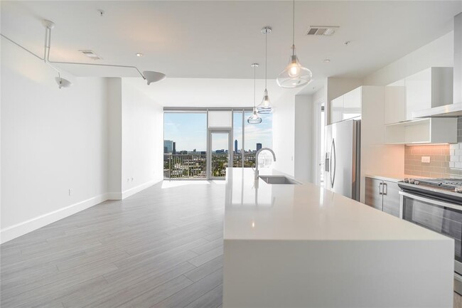 Photo - 3333 Lake St Condo Unit 19B