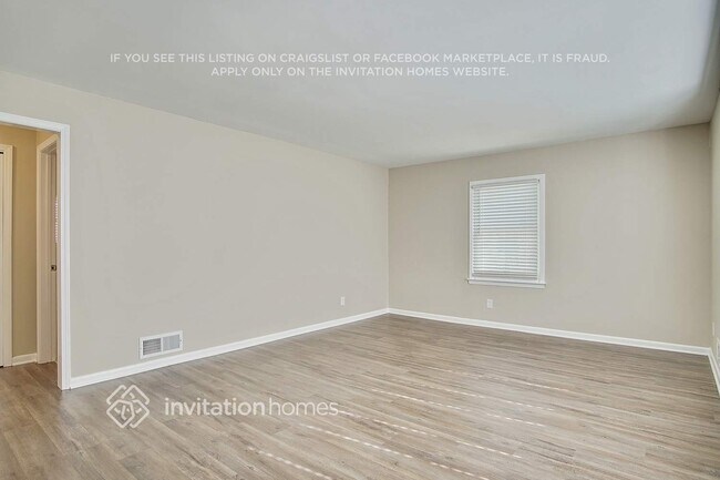 Photo - 1690 Camperdown Cir