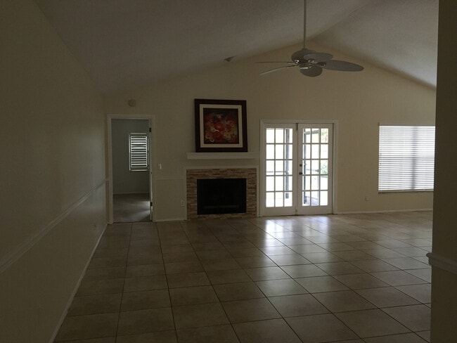 Photo - Very Nice 3/2