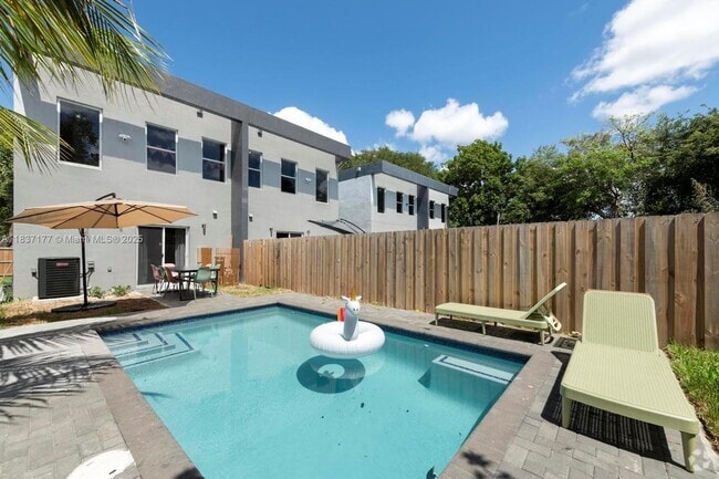 Building Photo - 5125 NW 5th Ave Rental