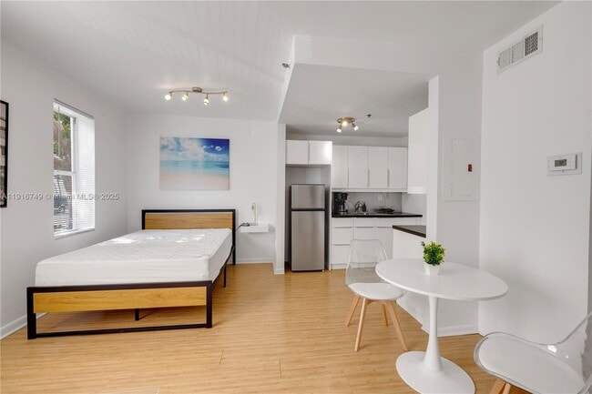 Photo - 1502 Jefferson Ave Unit 107