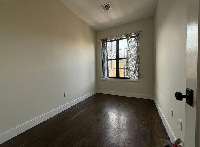 Photo - 5438 Arnold Ave Unidad 2R