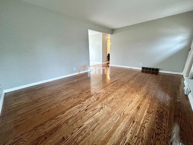 Photo - 8154 Columbia Ave