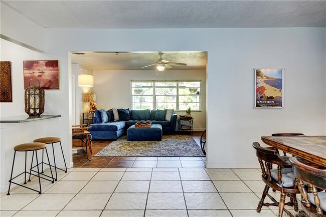 Photo - 905 SE Flamingo Ave
