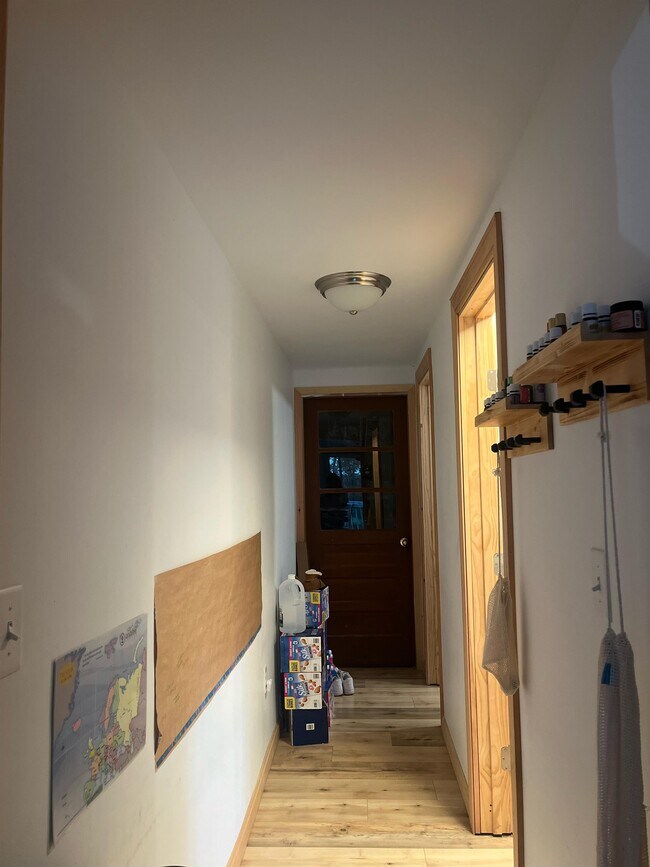 Photo - 725 Bacon Rd