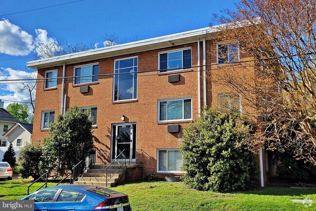 Building Photo - 2301 6th St S Unit 1 Rental