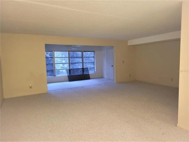 Photo - 400 El Camino Dr Unit 203
