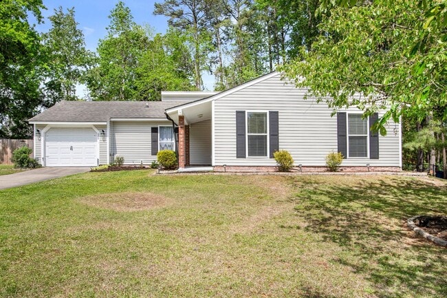 Building Photo - Charming Home Near Northeast Creek Park