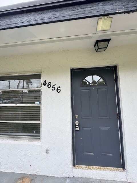 Building Photo - 4654 Schall Rd Unit 4656