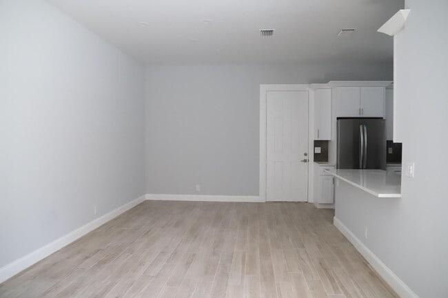 Photo - 806 NW 82nd Pl