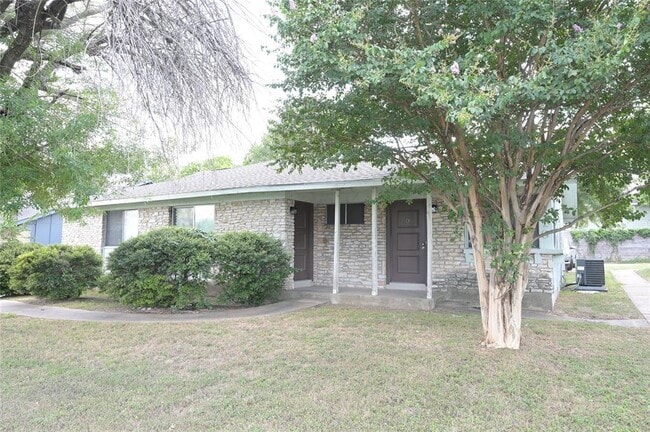 Building Photo - 319 W William Cannon Dr Rental