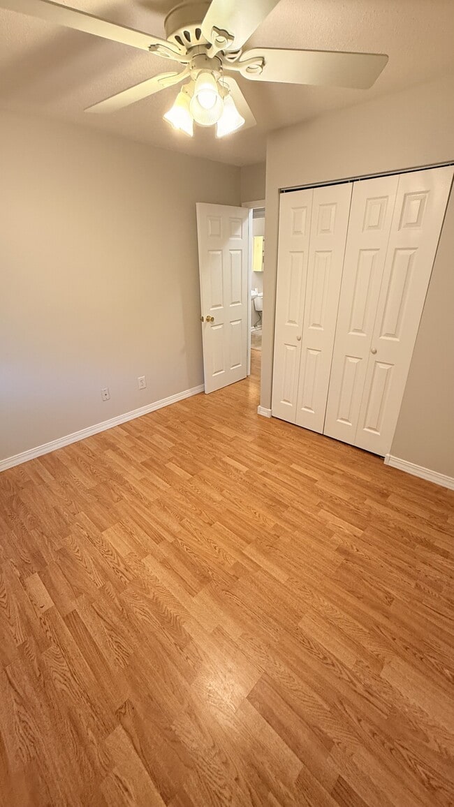 Photo - 937 Breezewood Cir