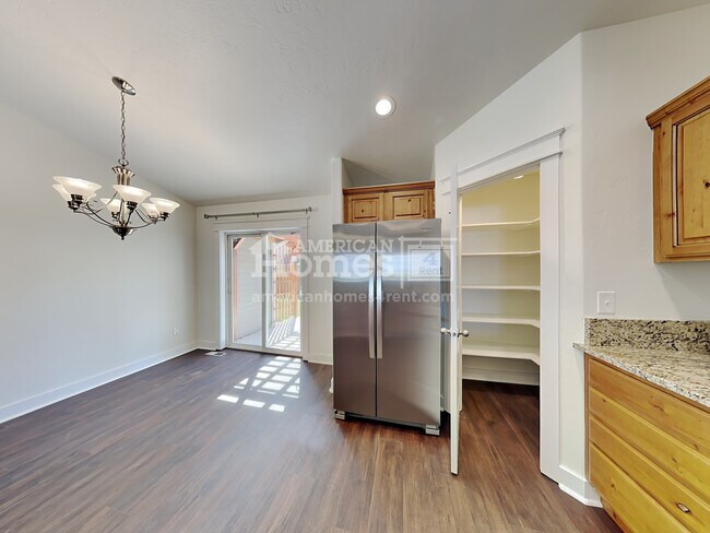 Photo - 891 S Threave Ave