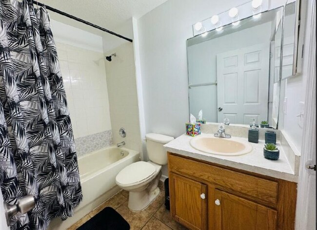 Photo - 536 Cheshire Way