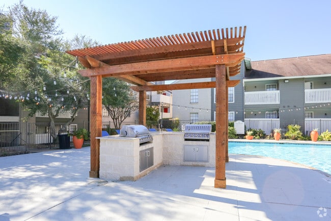 Building Exterior - Sedona Canyon