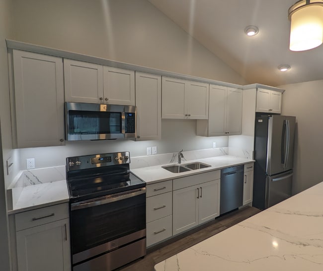 Building Photo - NEW CONSTRUCTION East Side Terre Haute - 5 Bedroom, 3 Baths, 2 Car Garage Home!