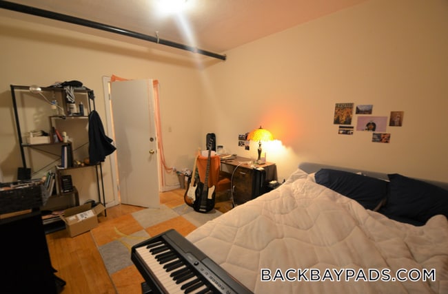 Photo - 409 Marlborough St Unit 1