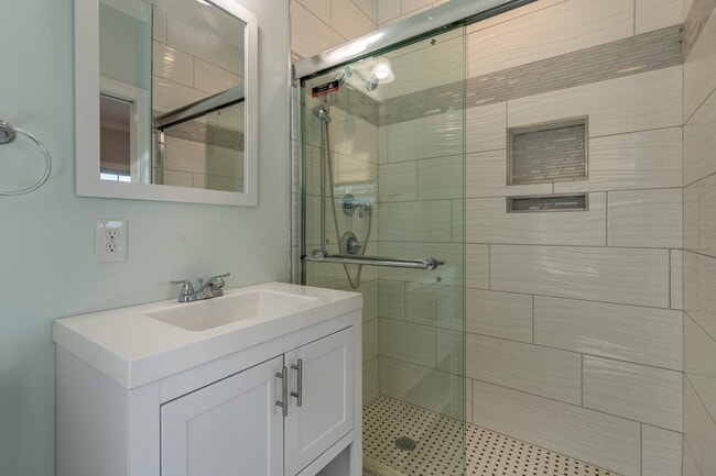 Photo - 168 Bigelow St