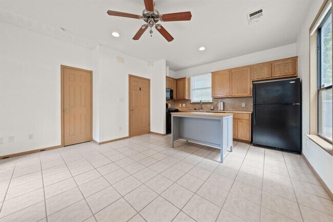 Photo - 1904 Garden St