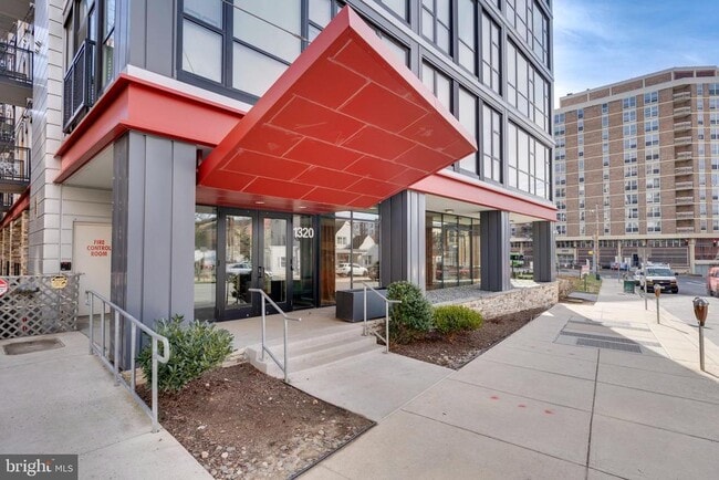 Photo - 1320 Fenwick Ln Unit 304
