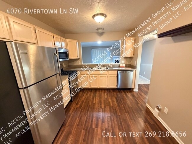 Photo - 4070 Rivertown Ln SW