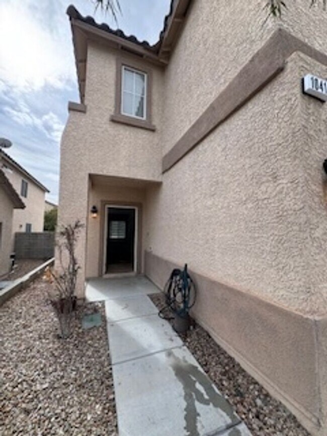 Photo - 3Bed/2.5Bath/2Car Residence located in North Las Vegas gated community!