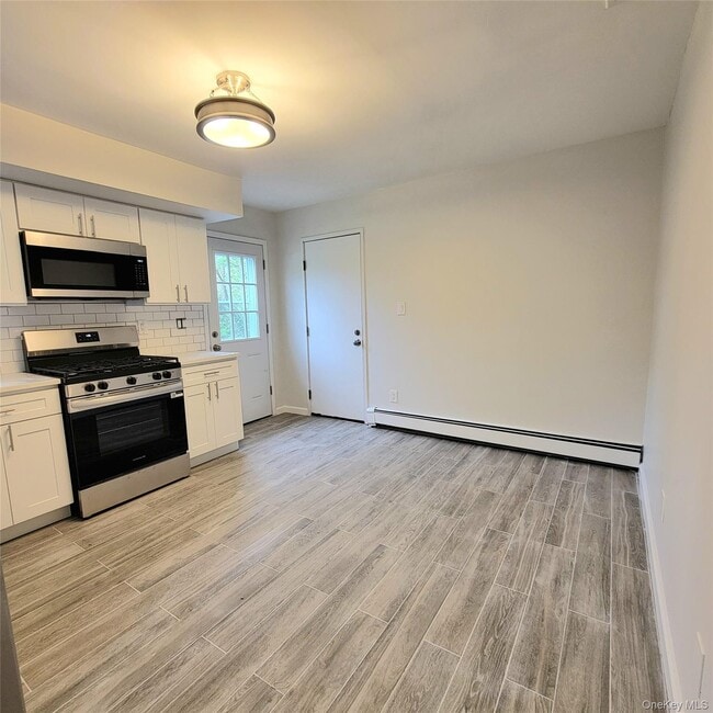 Photo - 571 Nassau Blvd