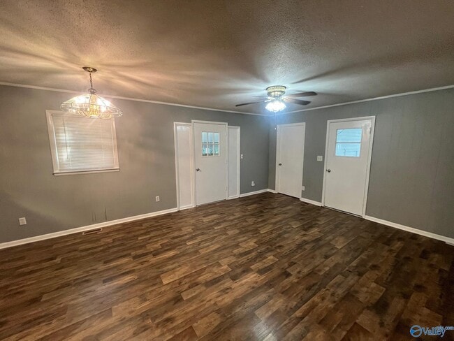 Photo - 212 Cherry St NW