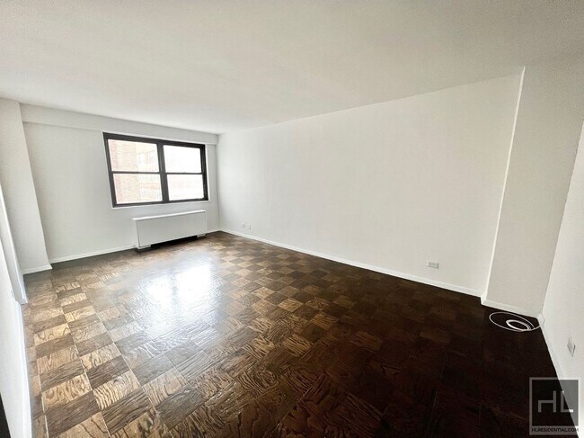 Photo - E 16 ST Apartment Unit 14F