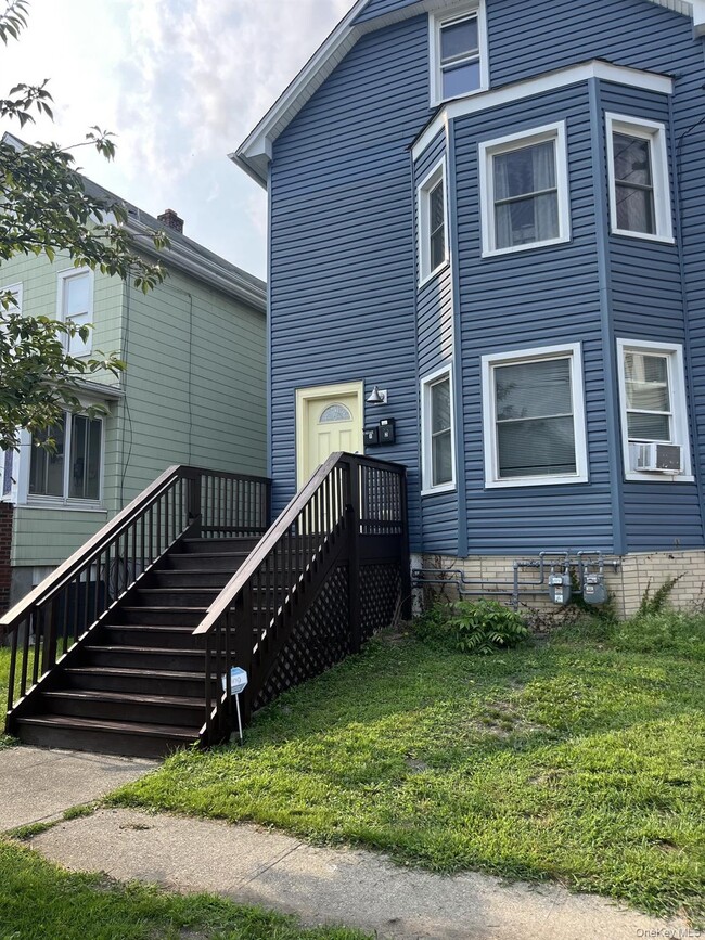 Building Photo - 42 Taylor Ave