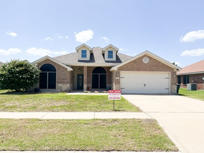 Building Photo - Available 7/16/2025 Beautiful 1 story, 4 b... Rental