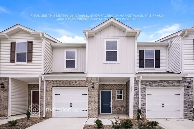Photo - 807 Holiday Pk Ln