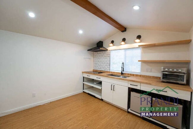 73A Tamalpais Rd