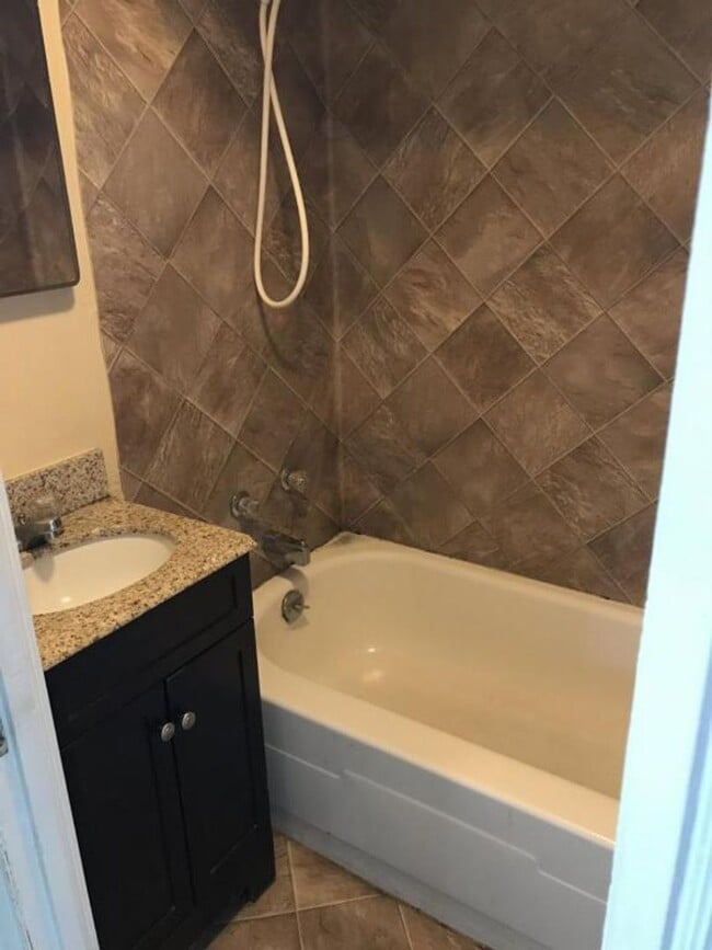 Photo - 403-405 N Baltimore Ave --1 Unit 1