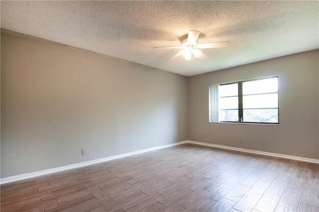 Photo - 3123 Oakland Shores Dr Unit D210