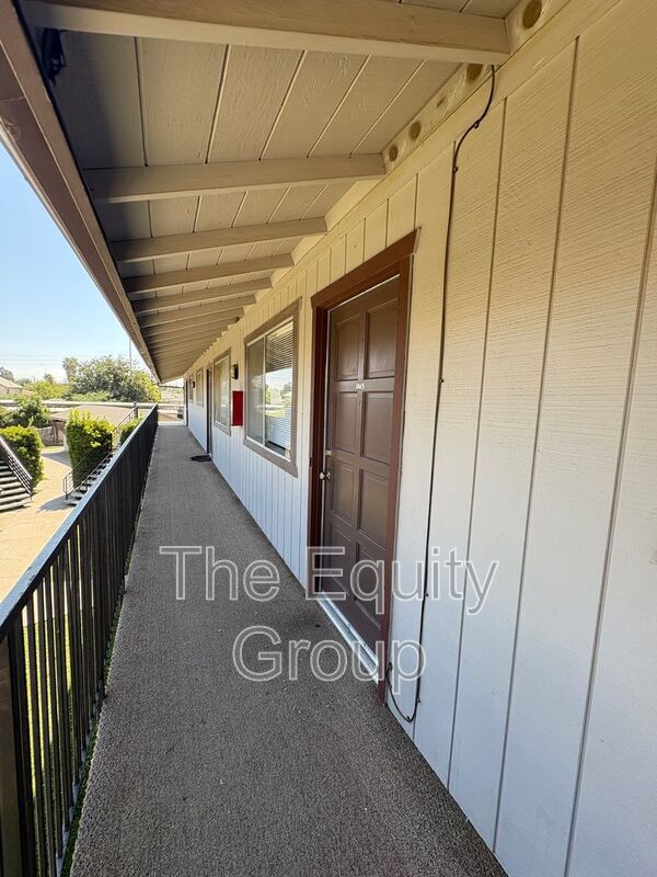 1865 Emma Lee Ln