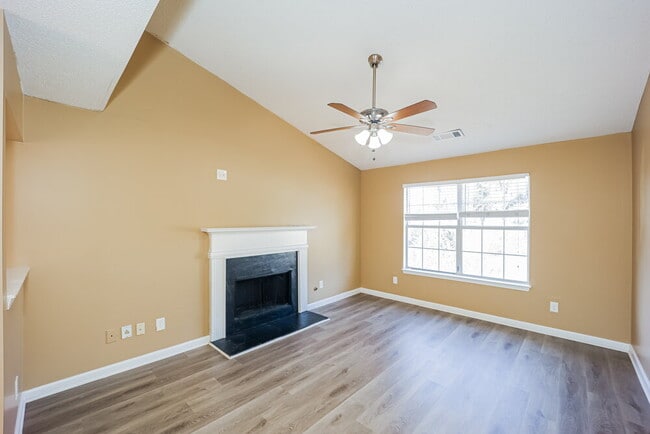 Photo - 5748 Chisolm Trail