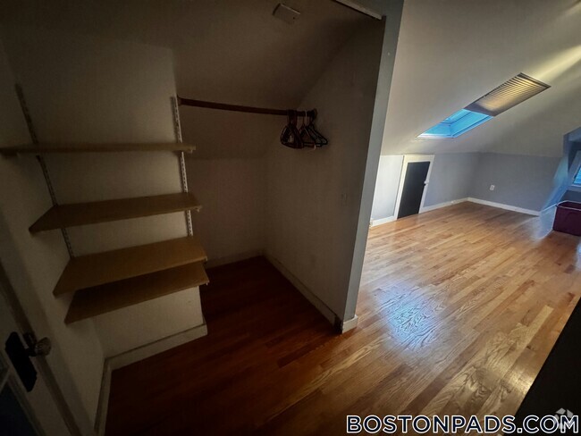 Building Photo - 7 Watson St Rental