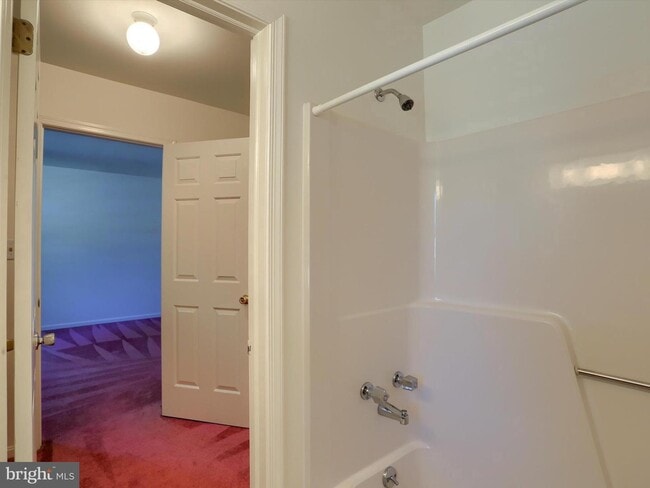 Photo - 1068 W Foxcroft Dr