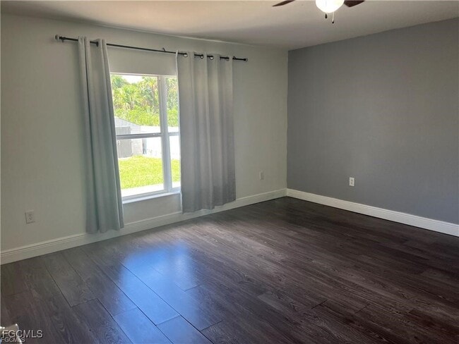 Photo - 2910 25th St W