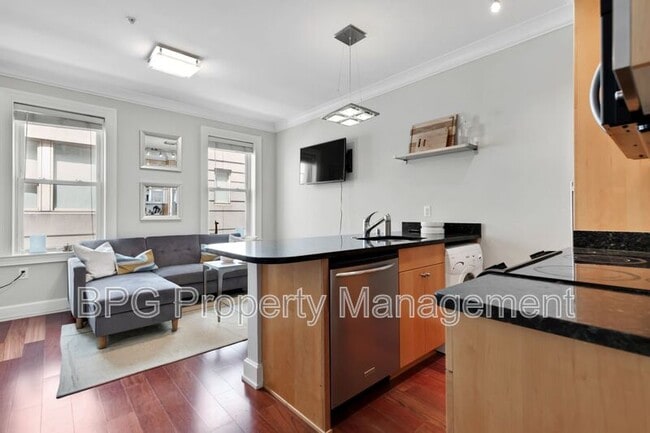 Photo - 1121 24th St NW Unit 104