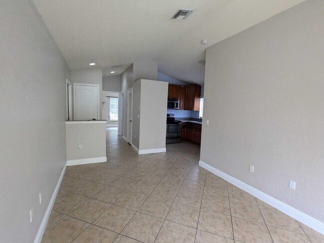 Photo - 4910 Cambridge St