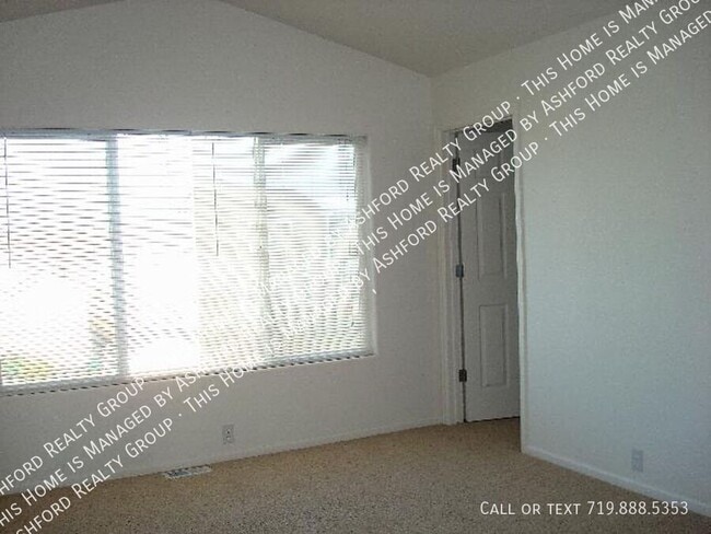 Photo - 6566 Trenton St